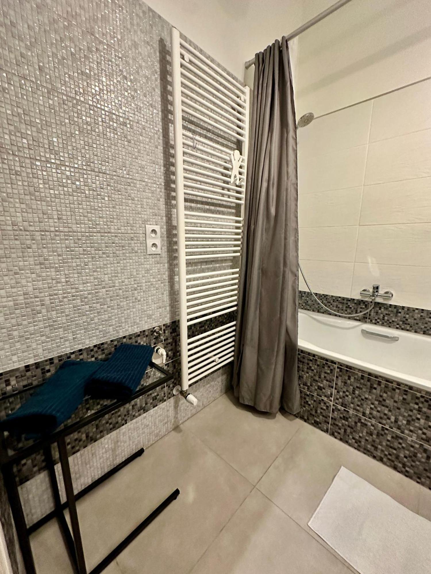 Royal City Centre Apartment Poprad Bagian luar foto