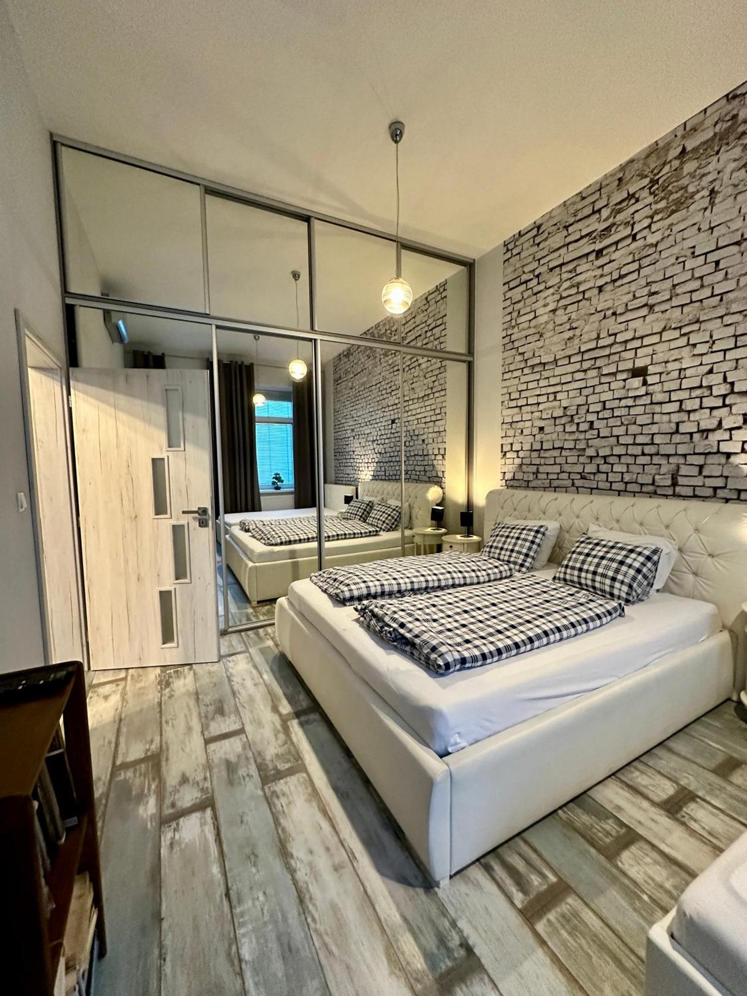 Royal City Centre Apartment Poprad Bagian luar foto